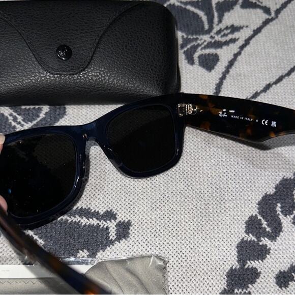 NEW Ray-Ban Mega Wayfarer Unisex Sunglasses in Trans Dark Blue/Grey Mir Blue main image 3